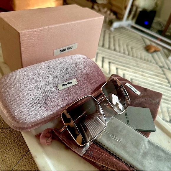 Miu Miu | MU 56VS Core Collection Sunglasses in Pink Gold/Pink Havana, Gradient - Picture 14 of 14